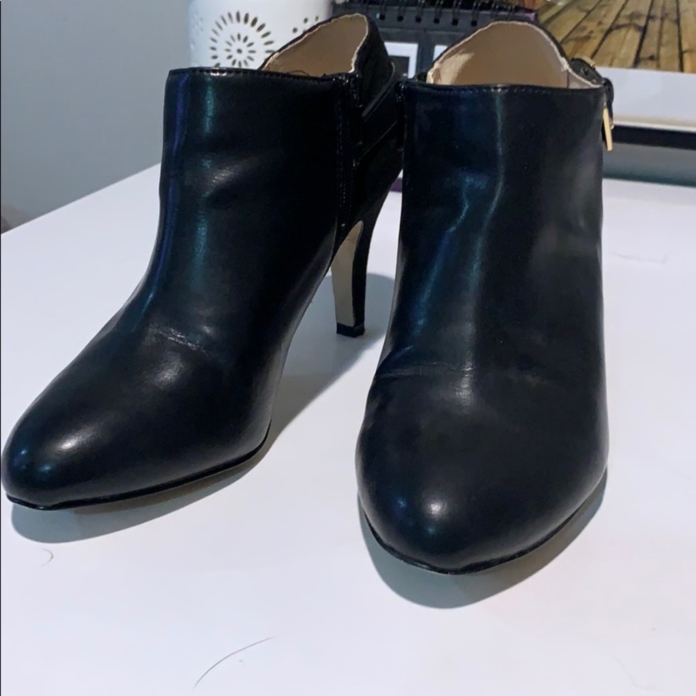 Unisa Heels